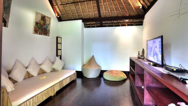 Villa Alamanda - Cosy TV room